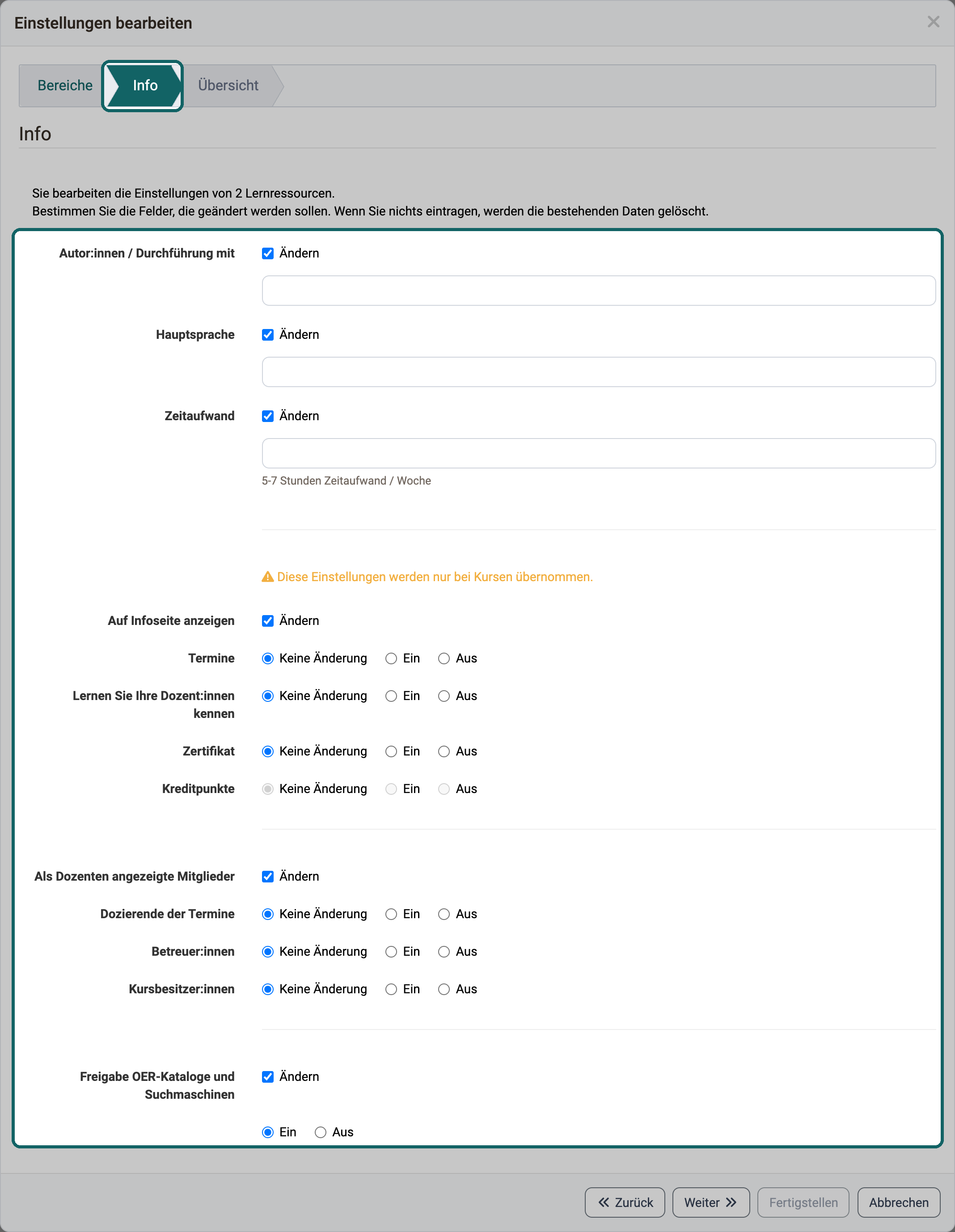 Schritt Info mit angekreuztem Ändern: Textfelder, Anzeigeeinstellungen der Infoseite mit Keine Änderung, Ein und Aus sowie Freigabe für OER-Kataloge, gültig für alle ausgewählten Lernressourcen