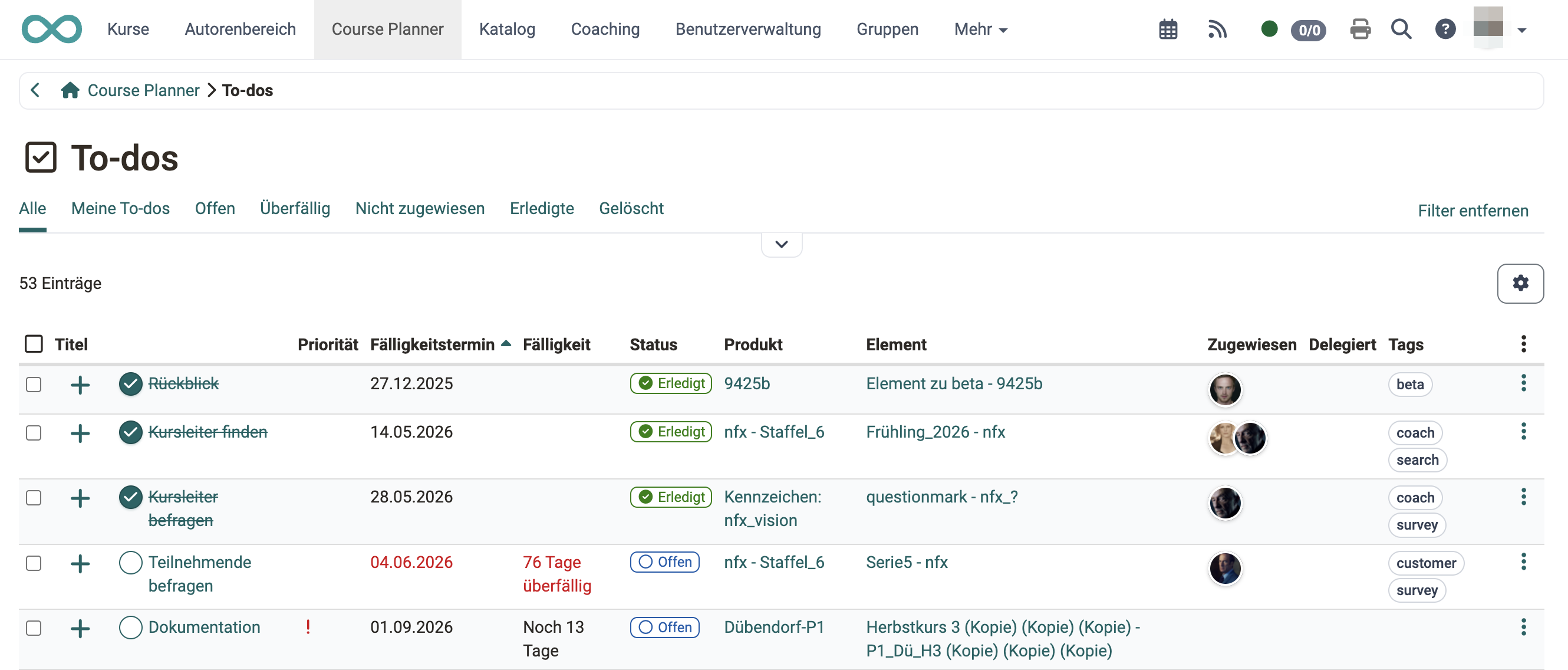 Alle To-dos über alle Produkte hinweg mit den Spalten Produkt und Element, den Schnellfiltern und den Fälligkeiten, auf der Seite To-dos im Course Planner