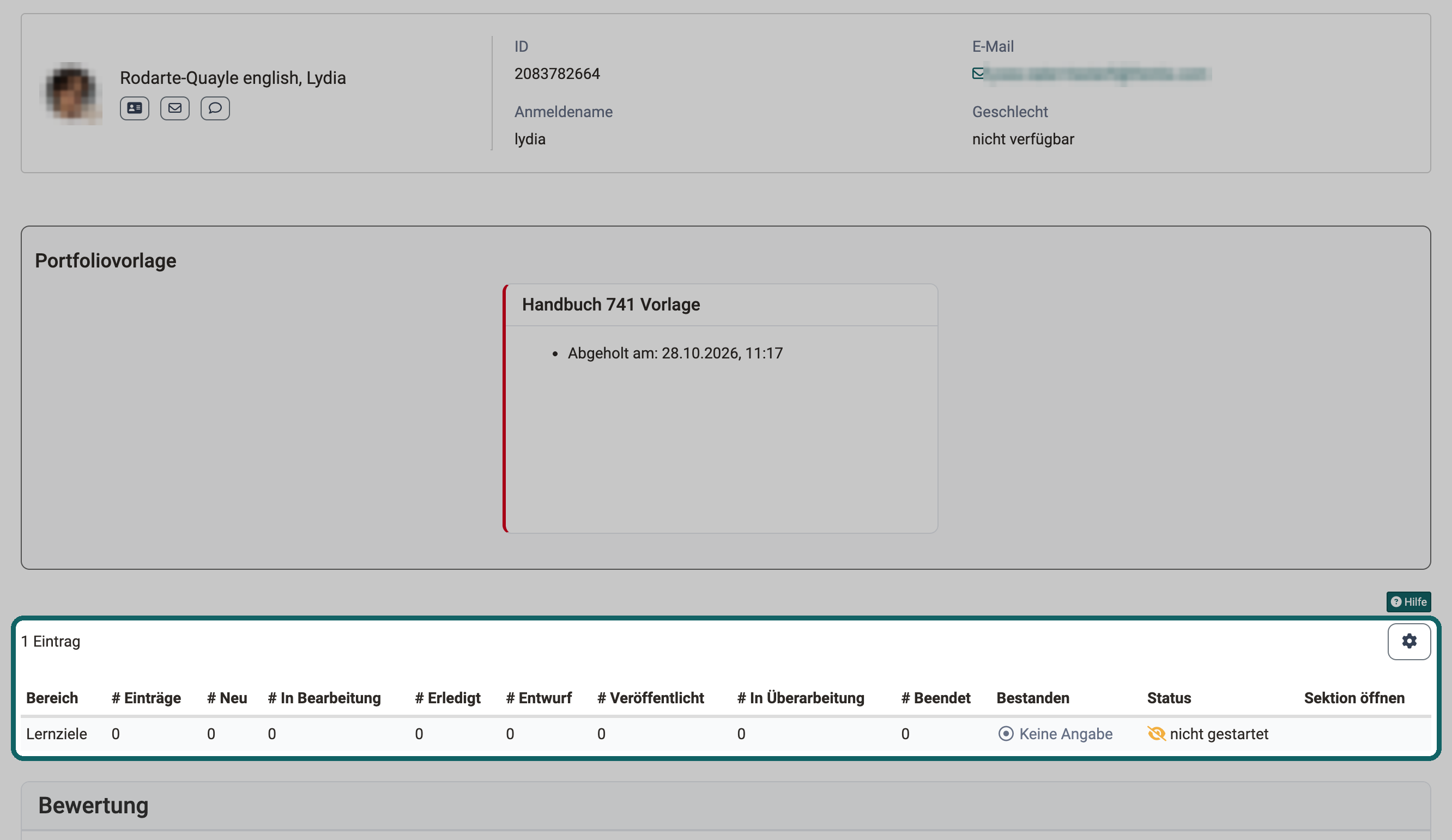 Bewertung einer Mappe im Bewertungswerkzeug: unter der Visitenkarte die Portfoliovorlage mit Abholdatum, darunter je Bereich die Anzahl Einträge nach Status sowie "Bestanden" und "Status"
