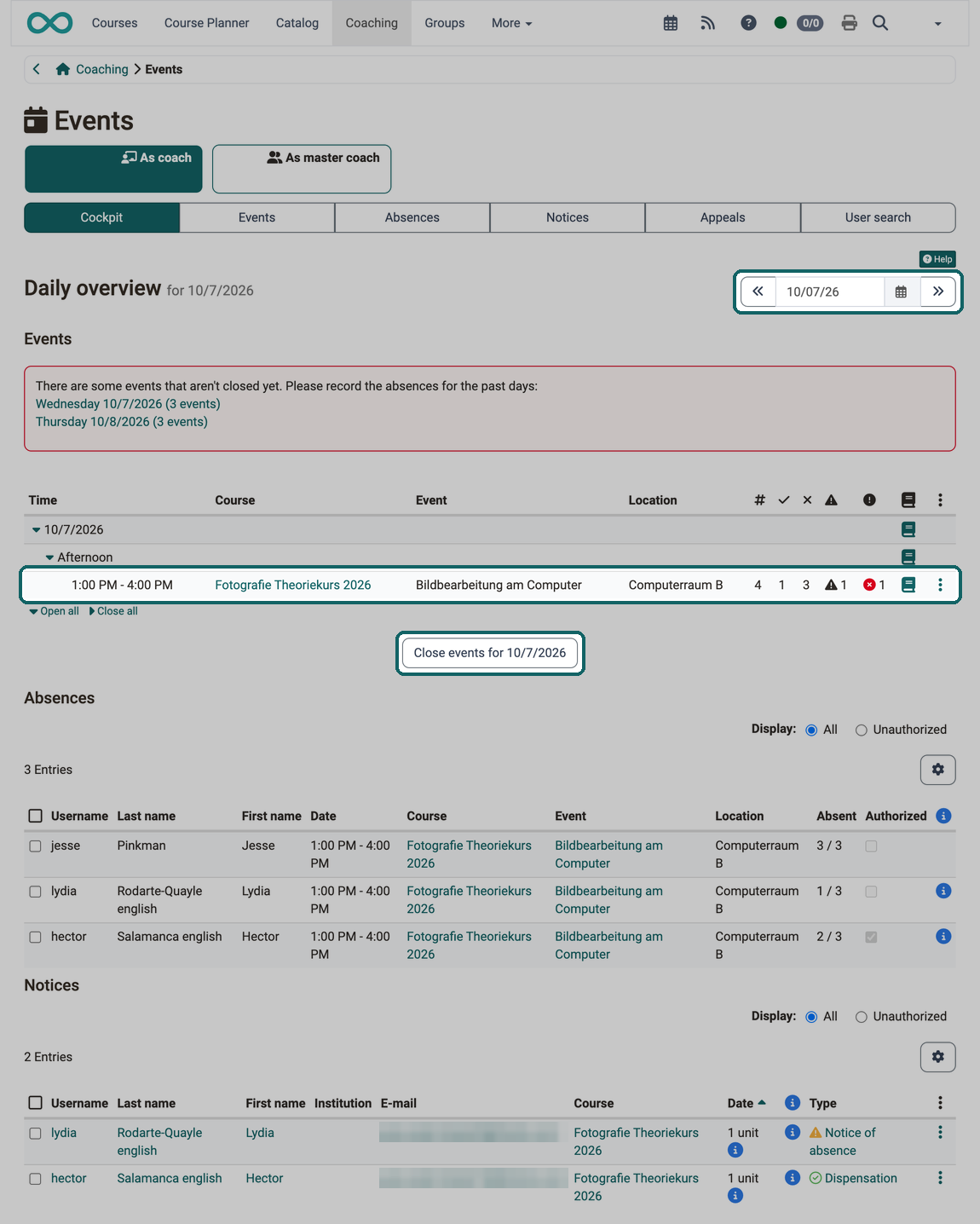 Marked date selection, event with counters and button to close the absence recording in the daily overview, below it the absences and notices of the day