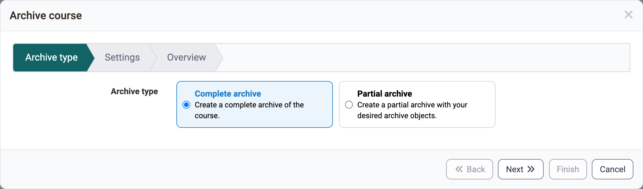 Choosing the archive type: wizard step Archive type with Complete archive selected next to Partial archive, at the top the steps Settings and Overview follow in this view