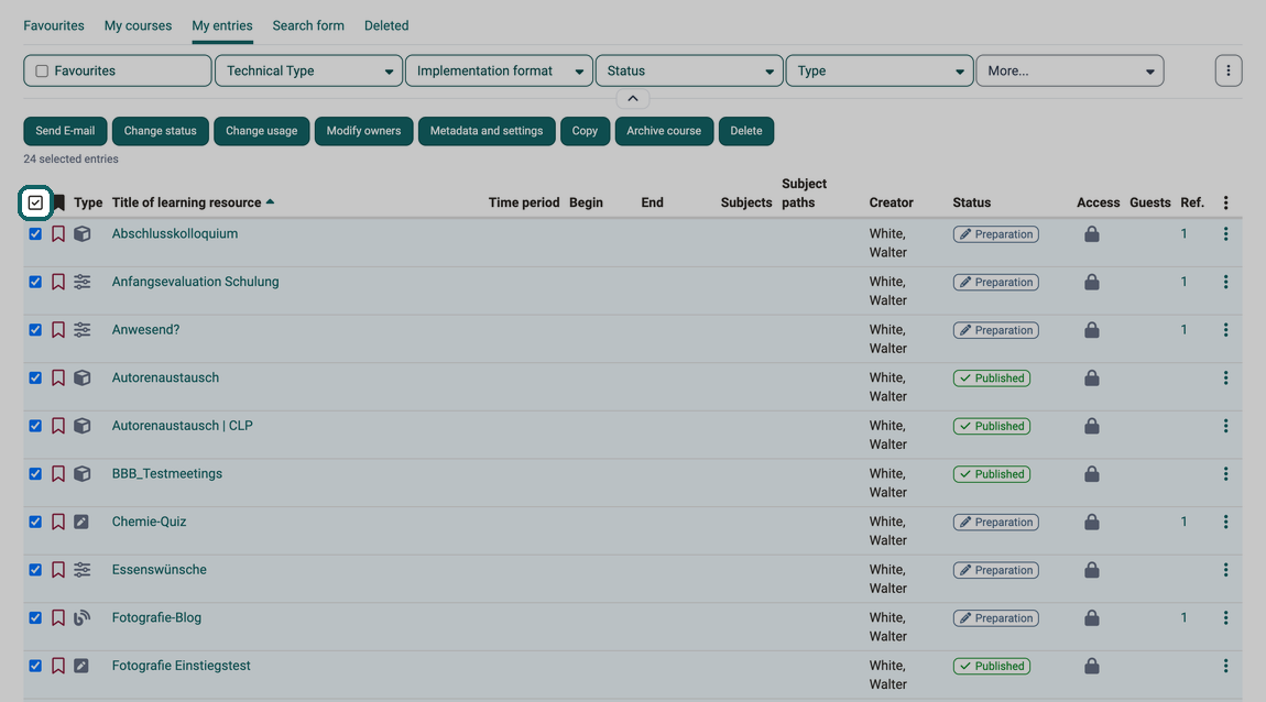 Ticked checkbox in the title bar marked, all rows of the table are selected and the buttons for bulk actions appear